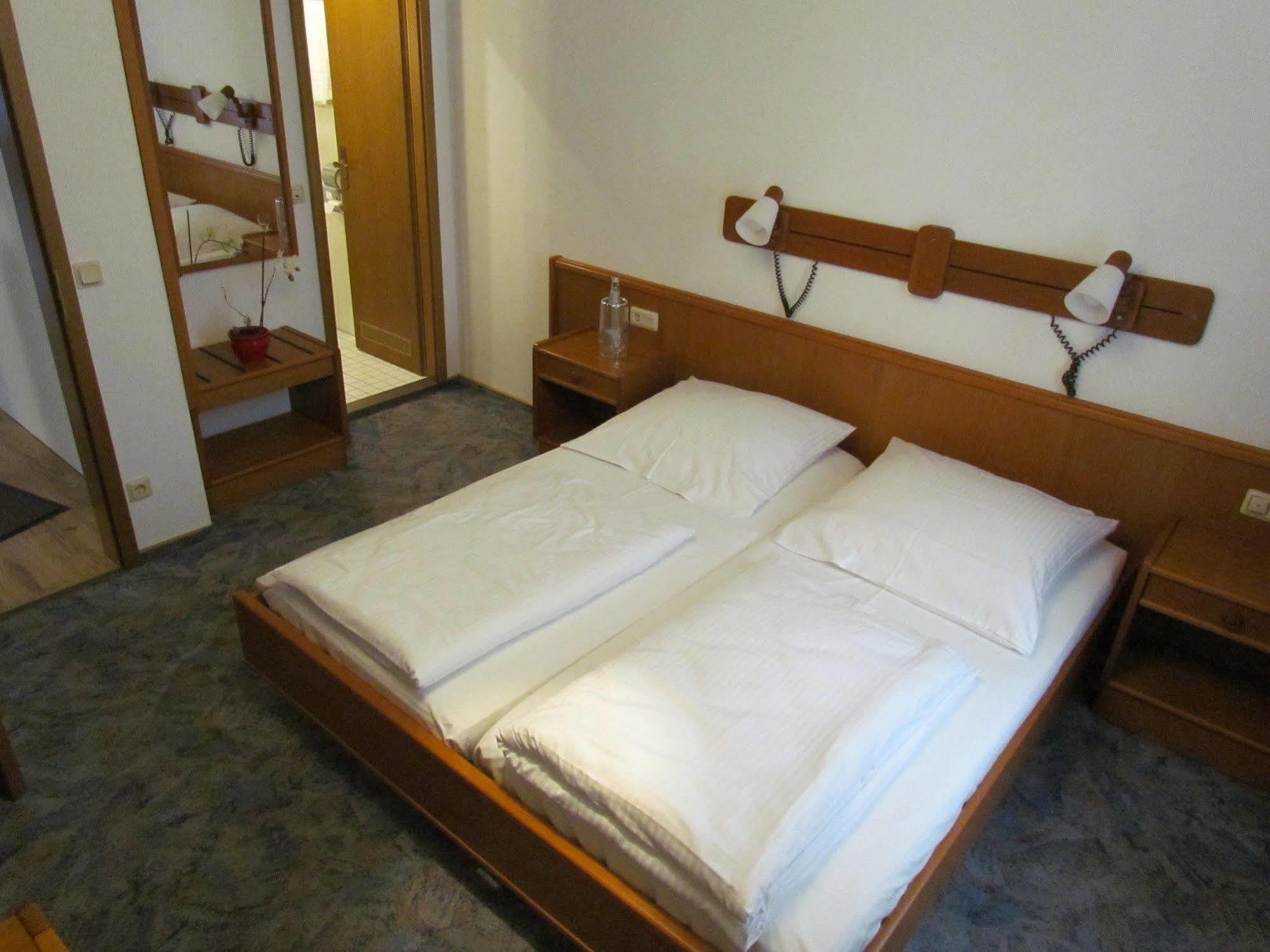 Hotel Stadt Mainz Schwabenheim an der Selz Εξωτερικό φωτογραφία